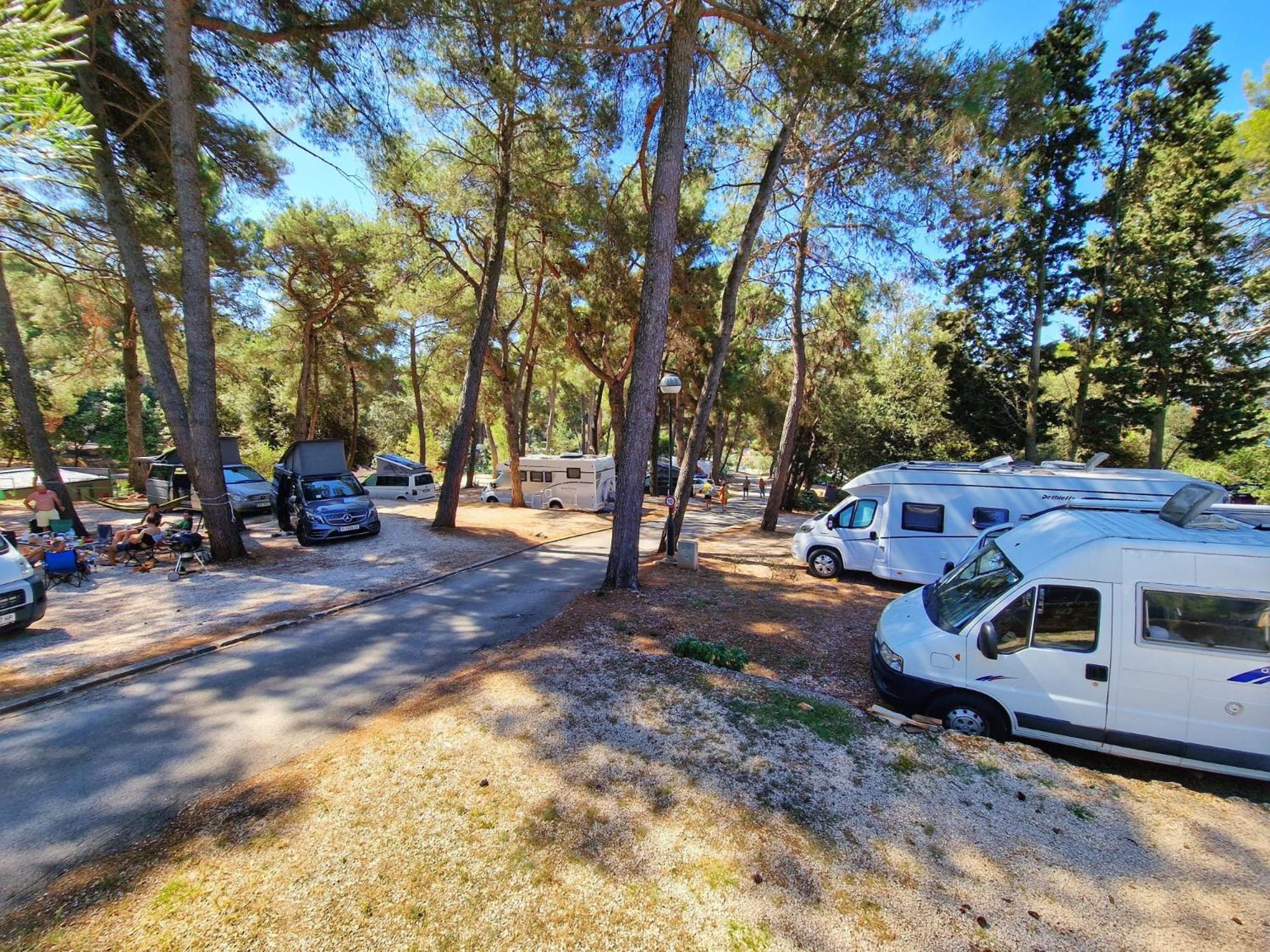 Campsite Porton Nature Hideouts Pitches *